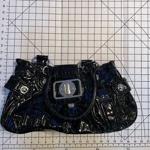 GUESS EUC black patent purse bag silver hardware